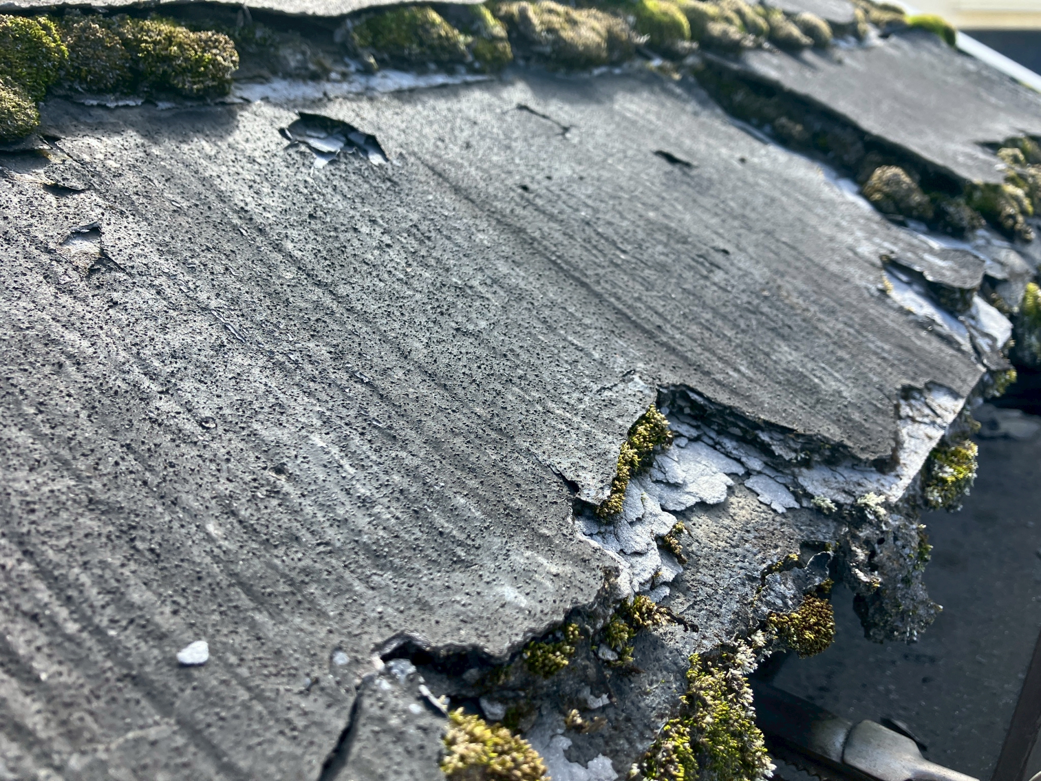パミール屋根の端部